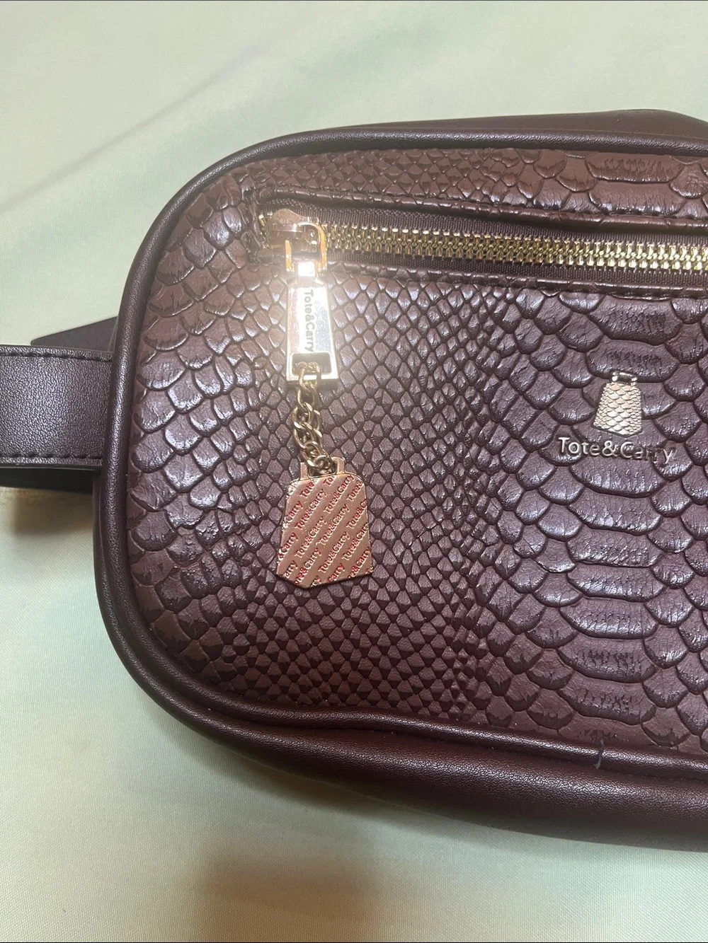 Tote& carry men’s essential toiletry Bag in chocolate.